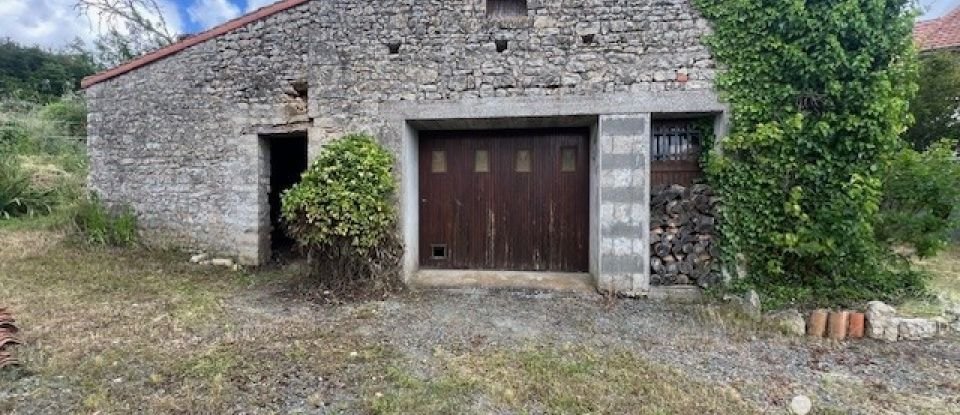 Village house 4 rooms of 91 m² in Thouars (79100)