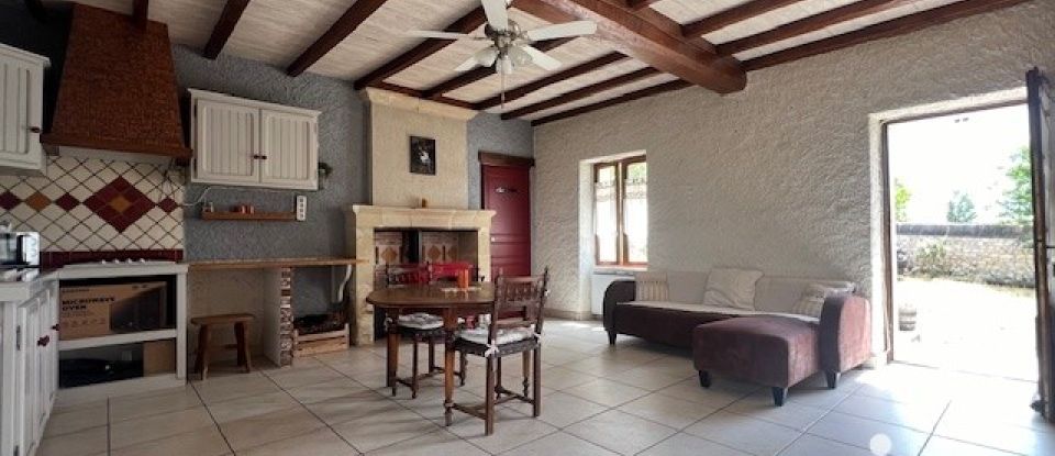 Village house 4 rooms of 91 m² in Thouars (79100)