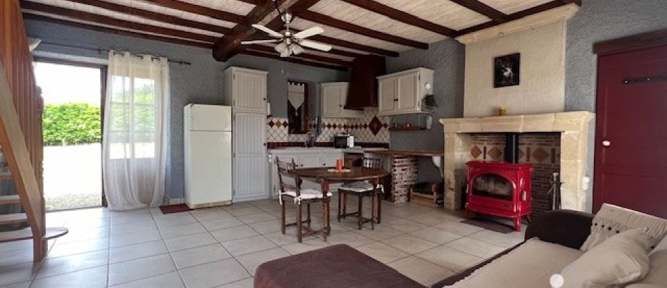 Village house 4 rooms of 91 m² in Thouars (79100)