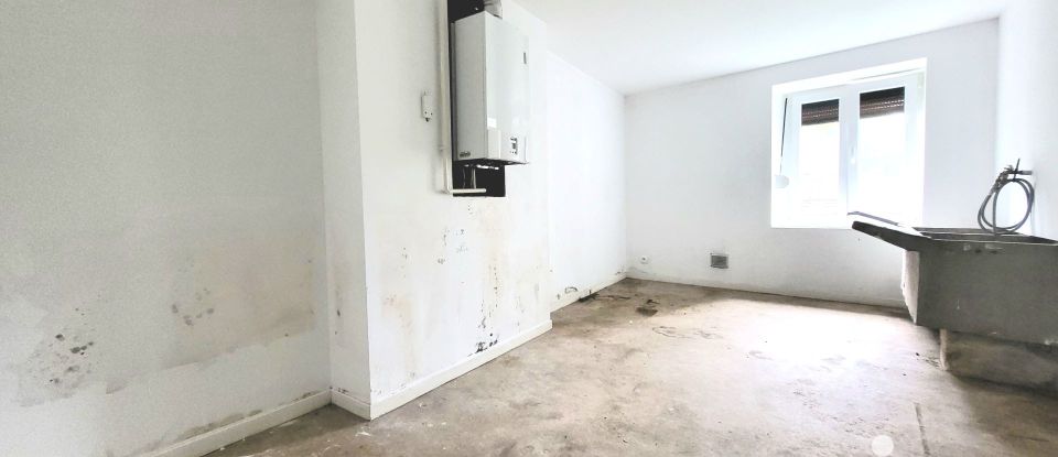 Maison 3 pièces de 80 m² à Floing (08200)