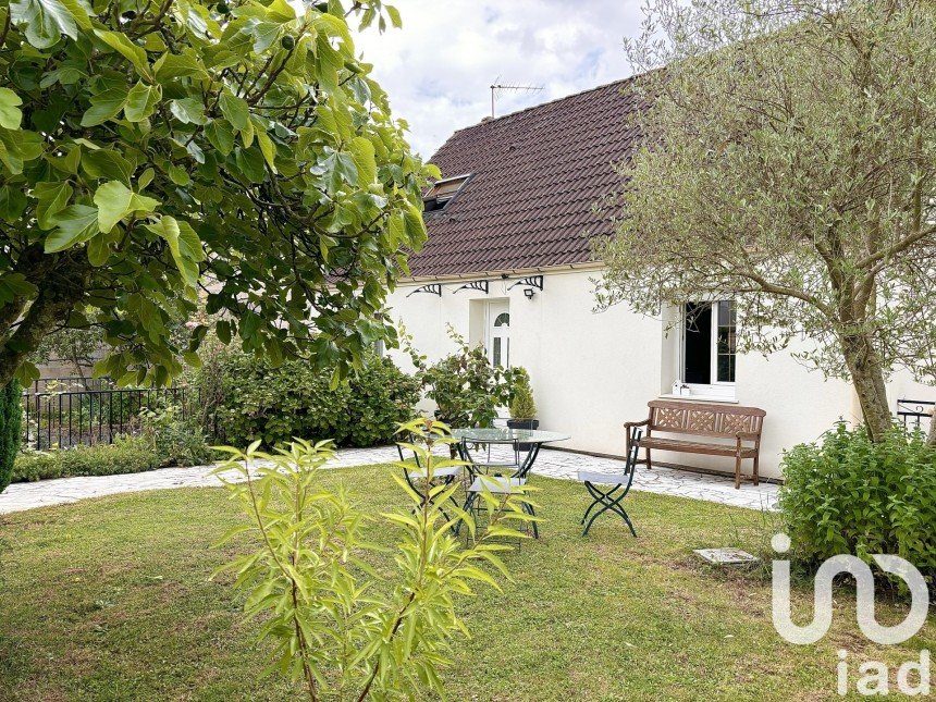 Maison traditionnelle 7 pièces de 107 m² à Goussainville (95190)