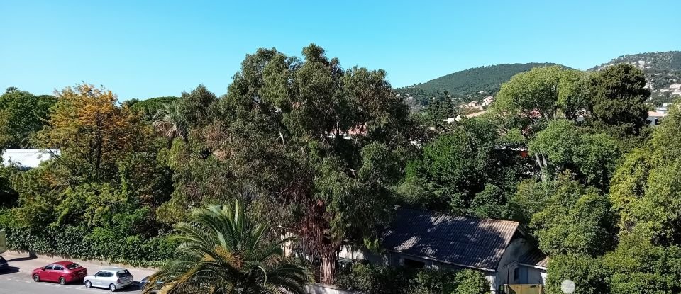 Appartement 5 pièces de 82 m² à Hyères (83400)