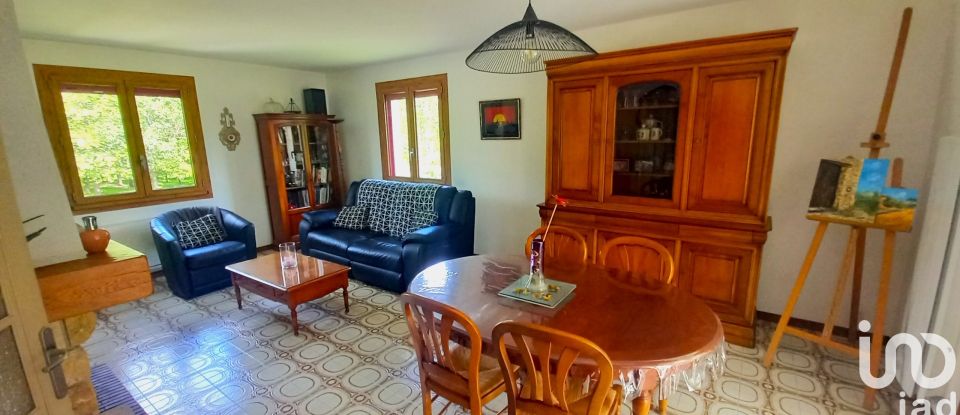 House 5 rooms of 106 m² in Beaulieu-sous-la-Roche (85190)