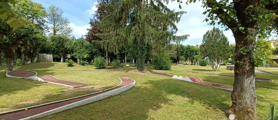 Immeuble de 200 m² à Bourbonne-les-Bains (52400)