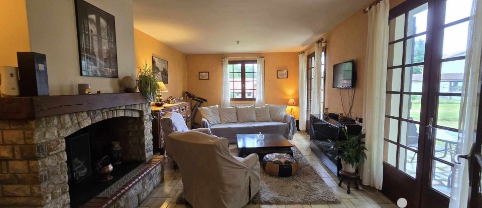 Maison 4 pièces de 90 m² à Lucbardez-et-Bargues (40090)