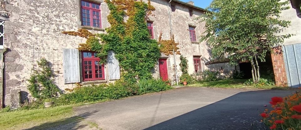 Maison 12 pièces de 460 m² à Argentonnay (79150)