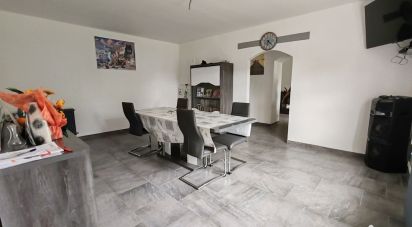 Maison 5 pièces de 125 m² à Blasimon (33540)