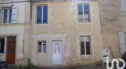 Town house 3 rooms of 87 m² in Ruffec (16700)