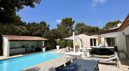 House 7 rooms of 222 m² in Nîmes (30900)