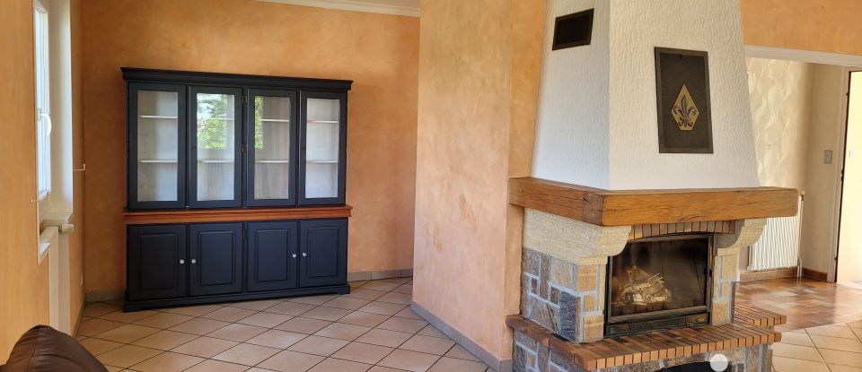 House 4 rooms of 81 m² in Gueugnon (71130)