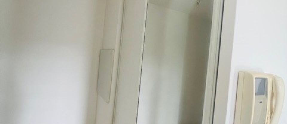 Appartement 3 pièces de 56 m² à Bordeaux (33300)