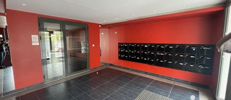 Appartement 3 pièces de 56 m² à Bordeaux (33300)