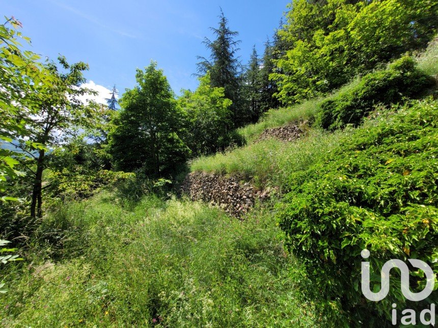 Land of 2,570 m² in Le Cheylard (07160)