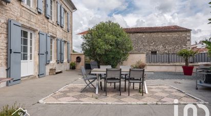 Maison 6 pièces de 210 m² à Saint-Félix (17330)