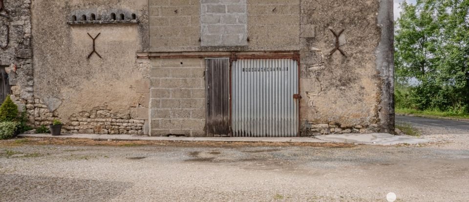 Maison 6 pièces de 210 m² à Saint-Félix (17330)