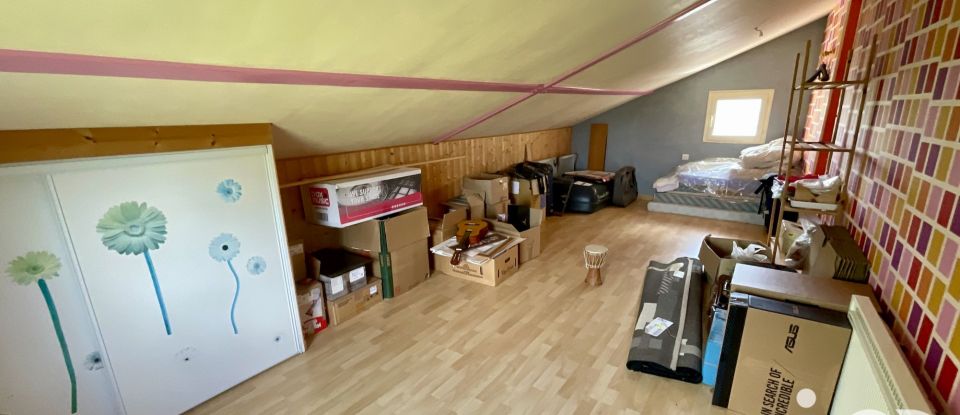 Longère 7 pièces de 165 m² à Changé (53810)