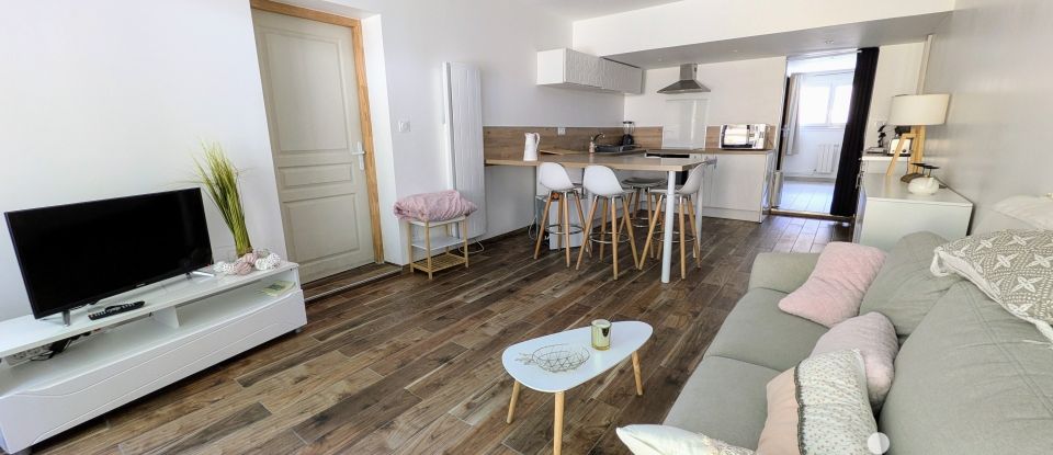 Maison traditionnelle 6 pièces de 211 m² à Gujan-Mestras (33470)