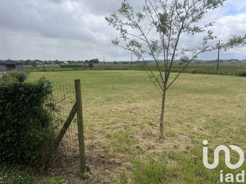 Land of 1,900 m² in Lorignac (17240)