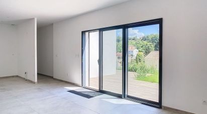 Maison 6 pièces de 156 m² à Pierrevert (04860)