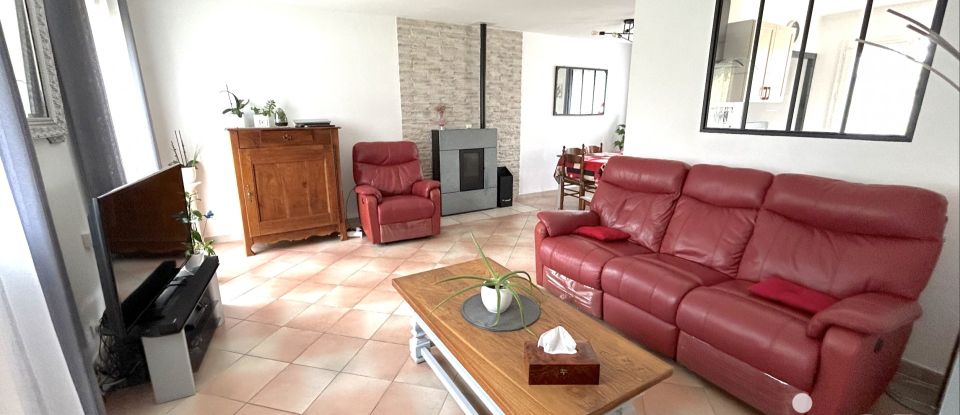 Maison traditionnelle 6 pièces de 110 m² à Dammarie-les-Lys (77190)
