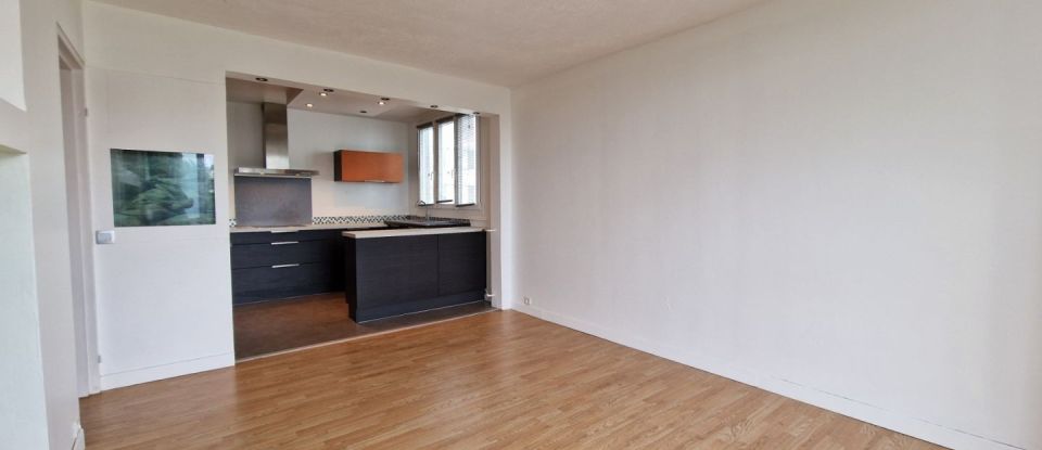 Apartment 3 rooms of 69 m² in Chelles (77500)