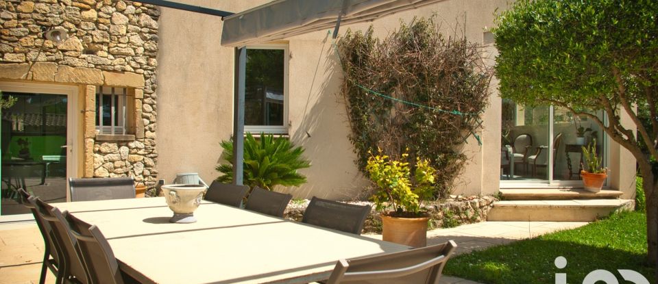 Maison traditionnelle 8 pièces de 196 m² à Uzès (30700)