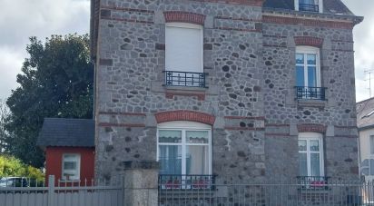 Town house 7 rooms of 169 m² in Fougères (35300)