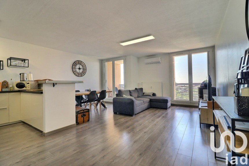 Apartment 3 rooms of 65 m² in Marseille (13013)