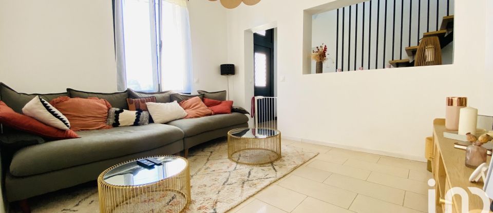 Maison 6 pièces de 225 m² à Saint-Savin (33920)