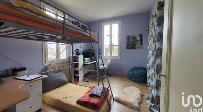 Maison 6 pièces de 175 m² à Camarsac (33750)