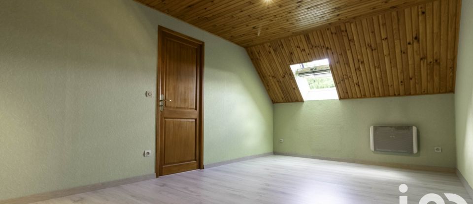 Traditional house 6 rooms of 125 m² in Nézel (78410)