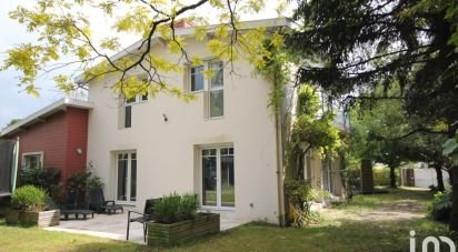 House 9 rooms of 188 m² in Nantes (44300)
