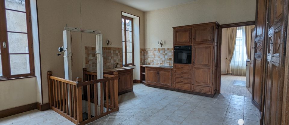 Maison 19 pièces de 345 m² à Coulanges-sur-Yonne (89480)