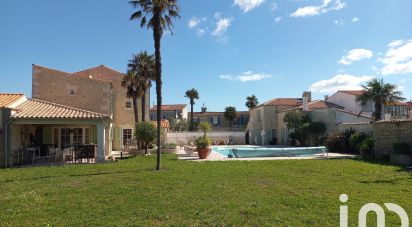 Mansion 9 rooms of 275 m² in Saint-Georges-d'Oléron (17190)