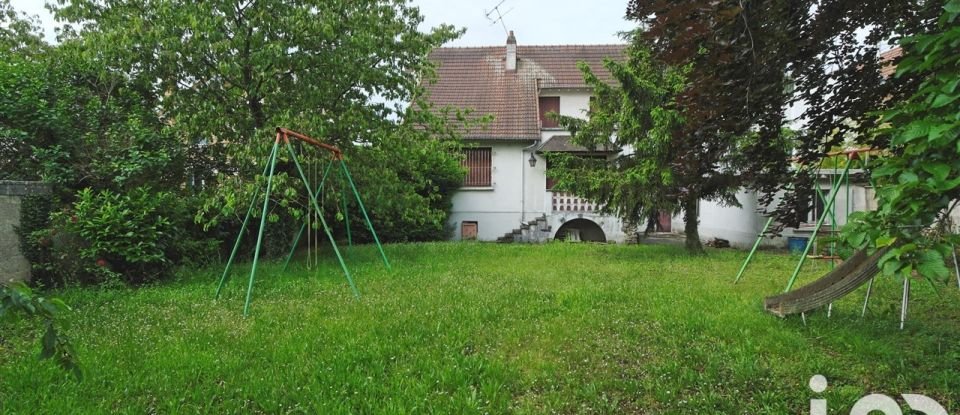 Maison traditionnelle 10 pièces de 173 m² à Savigny-sur-Orge (91600)