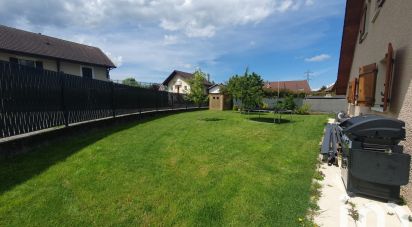 Traditional house 5 rooms of 104 m² in Saint-Pierre-en-Faucigny (74800)