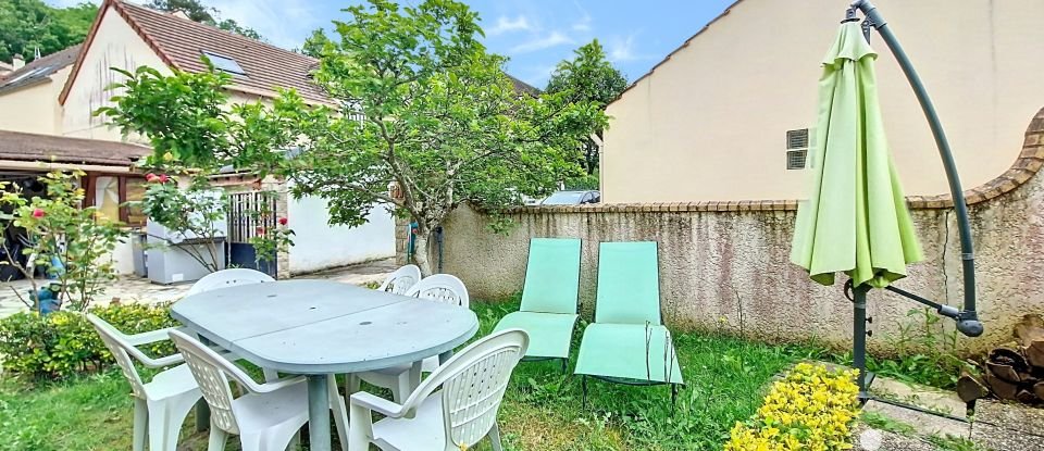 House 6 rooms of 145 m² in Sermaise (91530)