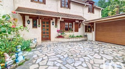 House 6 rooms of 145 m² in Sermaise (91530)
