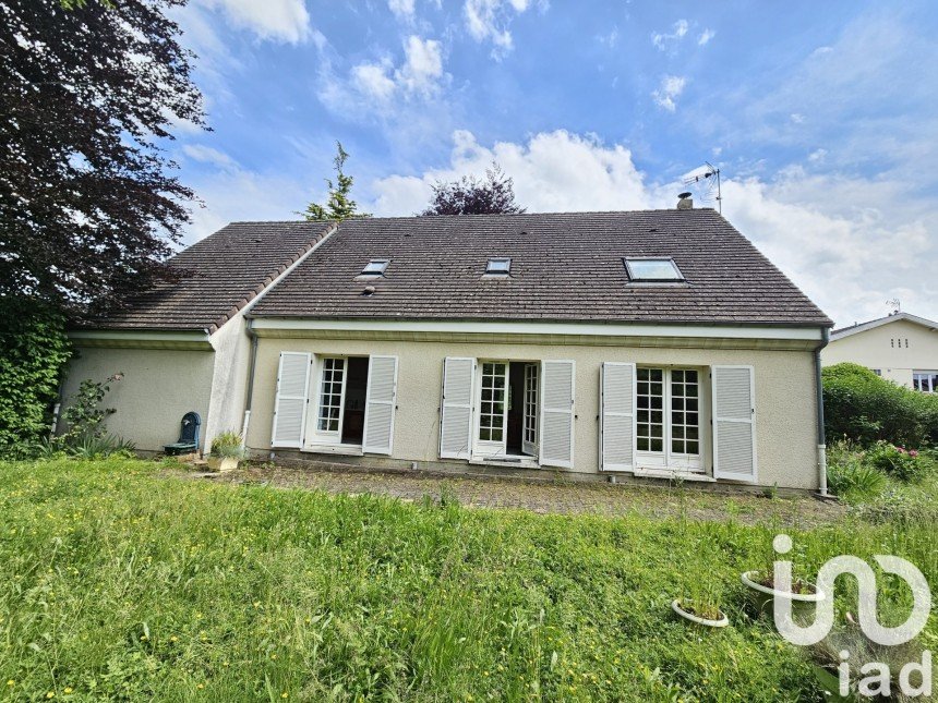 House 6 rooms of 143 m² in Saint-André-les-Vergers (10120)