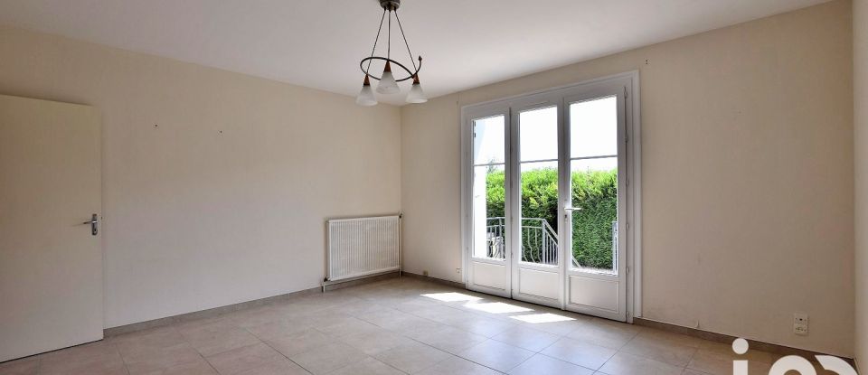 House 4 rooms of 96 m² in Saint-Branchs (37320)