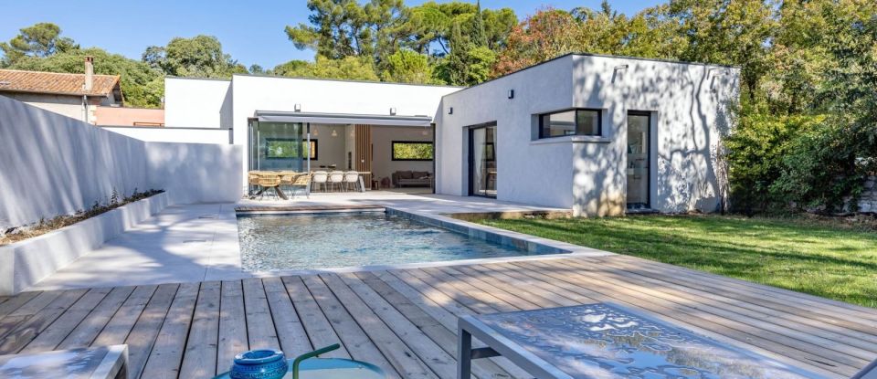 Maison 7 pièces de 227 m² à Nîmes (30000)