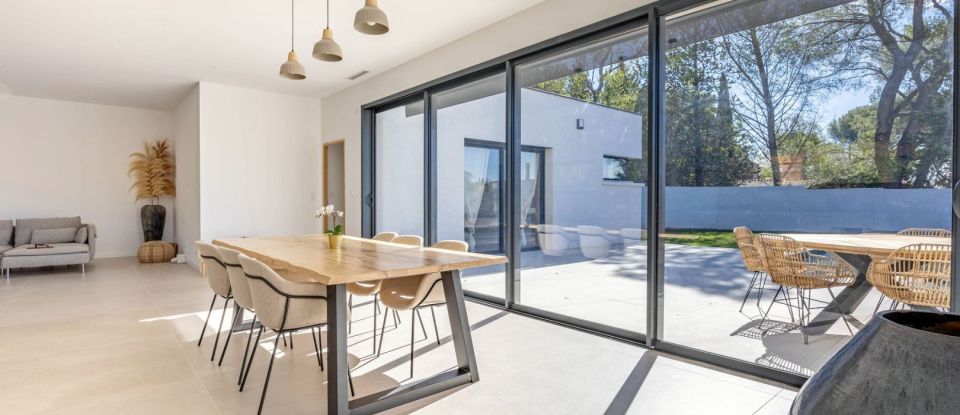 Maison 7 pièces de 227 m² à Nîmes (30000)