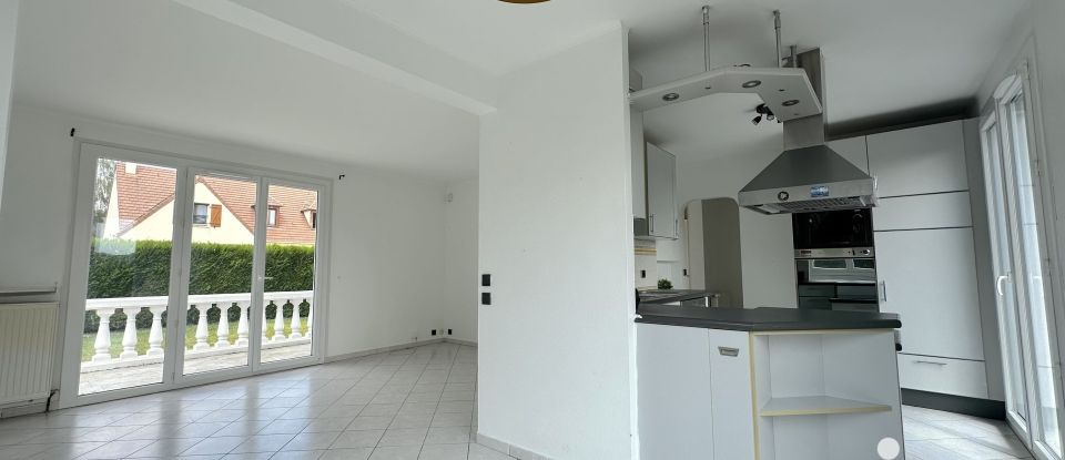 House 3 rooms of 77 m² in Ver-sur-Launette (60950)