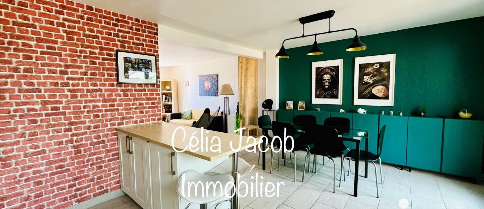 House 4 rooms of 90 m² in Solliès-Pont (83210)