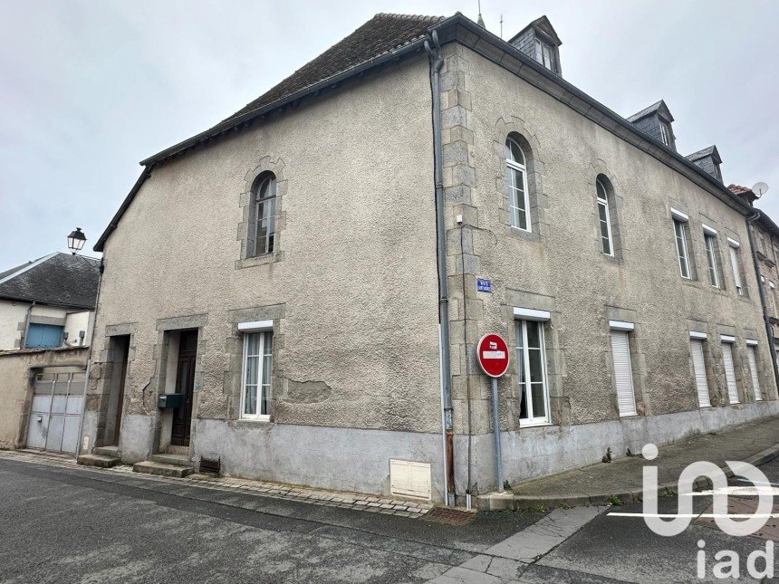 House 5 rooms of 303 m² in Auzances (23700)