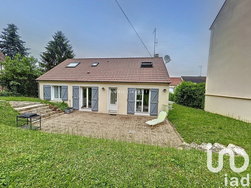 Traditional house 5 rooms of 127 m² in Meaux (77100)