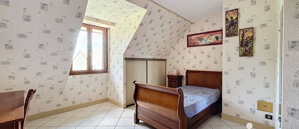 Maison traditionnelle 6 pièces de 147 m² à Mouazé (35250)