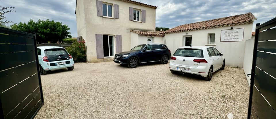 Maison traditionnelle 5 pièces de 138 m² à Beaucaire (30300)