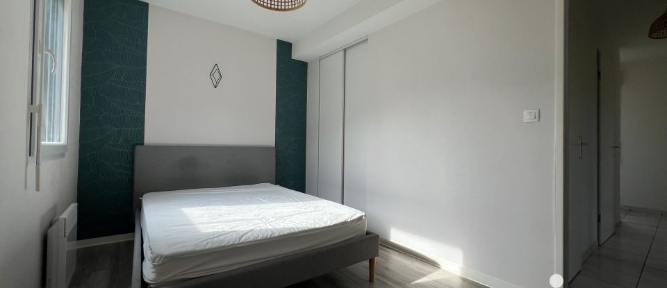 Duplex 4 rooms of 90 m² in Pouzauges (85700)