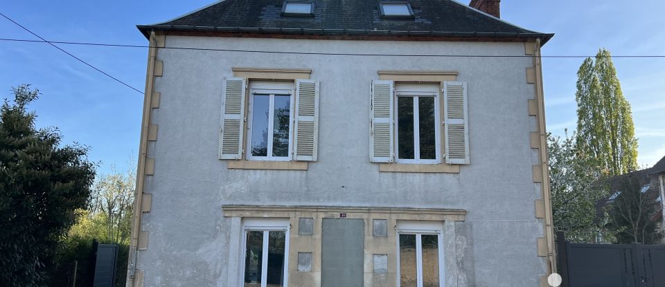 Maison de village 4 pièces de 94 m² à Pierrefitte-sur-Loire (03470)